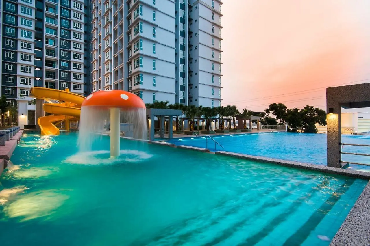 J&J Vacation Home@Parkland Residence Malacca 公寓